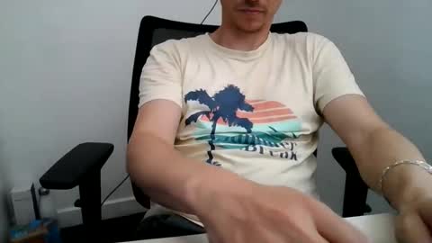 labelette007 online show from May 28, 12:57 pm