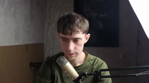 Snapshot of labour_guy chatting on February 9, 11:20 pm Marco online show from February 9, 11:20 pm