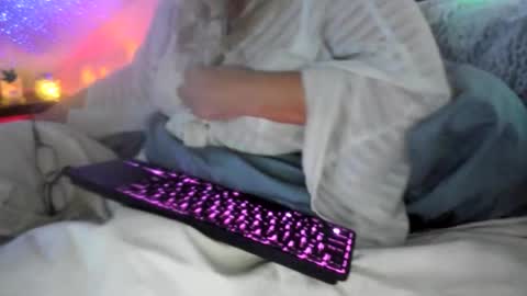 Snapshot of laceygrl chatting on March 1, 5:42 am Lacey online show from March 1, 5:42 am