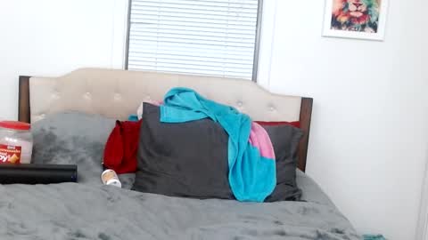 Snapshot of laceyphoenix1 chatting on February 19, 5:27 am Lacey Phoenix online show from February 19, 5:27 am