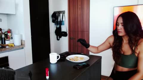 Jazmin online show from November 13, 2:27 pm