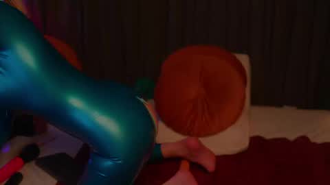 Snapshot of lacie_le_beauty chatting on April 28, 4:23 pm Latex Lacie online show from April 28, 4:23 pm