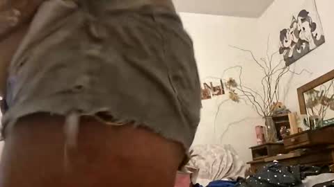 lacybell online show from June 8, 8:48 am