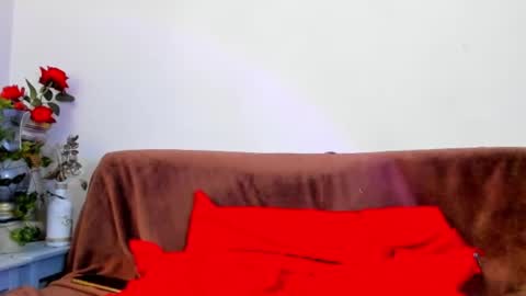 Snapshot of ladenandjuan chatting on March 12, 9:45 pm Laden And Juan online show from March 12, 9:45 pm