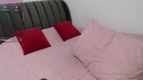 Mia online show from April 10, 10:47 pm