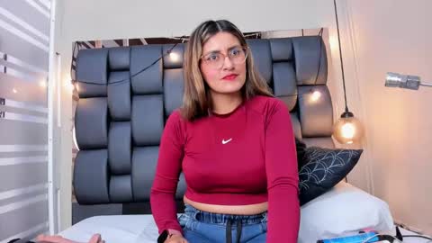 Snapshot of lady_falcon chatting on September 17, 2:02 am LADY online show from September 17, 2:02 am