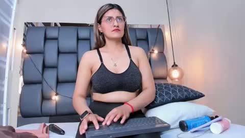 Snapshot of lady_falcon chatting on September 21, 1:51 am LADY online show from September 21, 1:51 am