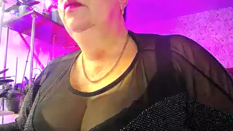 Lady Gloria online show from October 26, 5:35 am