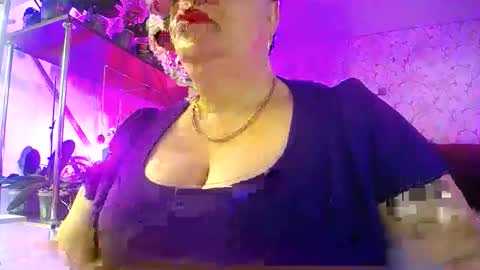 Lady Gloria online show from April 4, 5:49 am