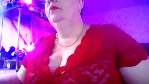 Snapshot of lady_gloria chatting on July 9, 11:58 am Lady Gloria online show from July 9, 11:58 am
