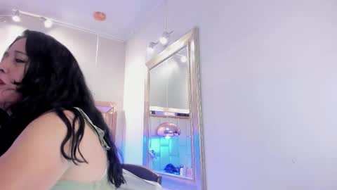 Snapshot of lady_hellen chatting on November 6, 7:15 pm online show from November 6, 7:15 pm