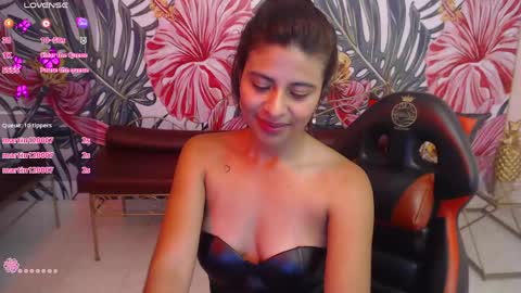 Snapshot of lady_isabella_ chatting on May 20, 1:34 am Lady Isabella online show from May 20, 1:34 am