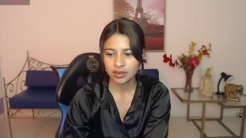 Snapshot of lady_isabella_ chatting on June 1, 1:35 pm Lady Isabella online show from June 1, 1:35 pm