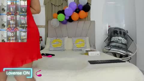 Snapshot of lady_miss___ chatting on October 26, 1:50 pm lady_miss___ online show from October 26, 1:50 pm