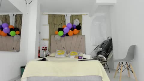 Snapshot of lady_miss___ chatting on October 27, 11:47 am lady_miss___ online show from October 27, 11:47 am