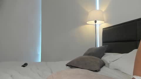 Snapshot of lady_ni chatting on March 6, 6:26 pm    700  1300 -5 online show from March 6, 6:26 pm