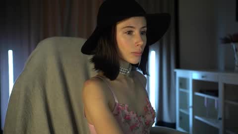 lady_nicolett online show from September 26, 4:38 am