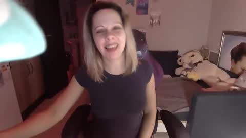 lady_smile69 online show from February 12, 2:03 am