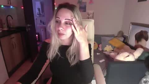 lady_smile69 online show from October 21, 7:03 pm