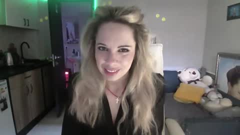 Snapshot of lady_smile69 chatting on April 26, 3:59 am lady_smile69 online show from April 26, 3:59 am
