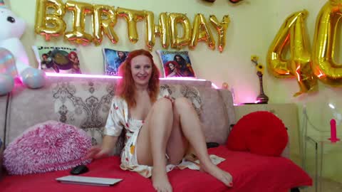 Snapshot of ladybigsmile chatting on January 23, 8:45 pm Sima Ladybigsmile online show from January 23, 8:45 pm