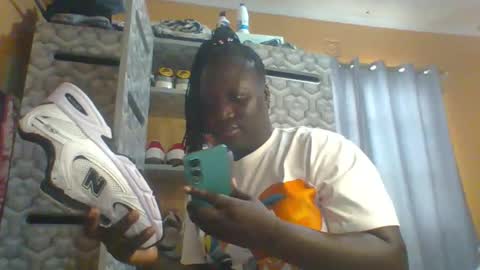 lindah32 online show from March 26, 12:22 pm