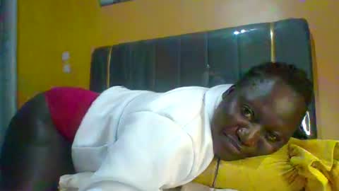 Snapshot of ladyblossoms19 chatting on June 23, 9:02 pm lindah32 online show from June 23, 9:02 pm