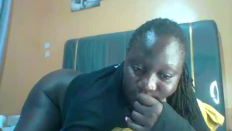 Snapshot of ladyblossoms19 chatting on July 3, 11:11 pm lindah32 online show from July 3, 11:11 pm
