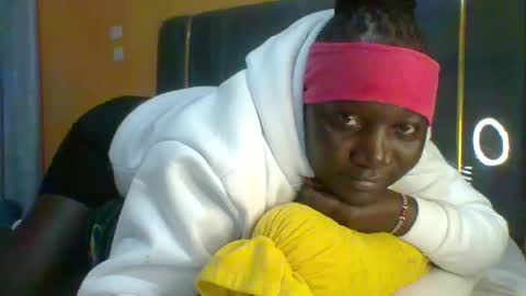 Snapshot of ladyblossoms19 chatting on July 6, 11:40 pm lindah32 online show from July 6, 11:40 pm