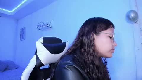  Lady  online show from November 18, 2:06 am