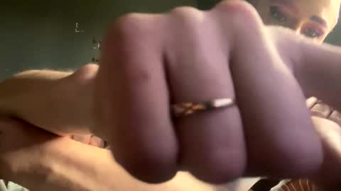 Snapshot of ladybug9097 chatting on December 21, 4:57 pm RockStar Couple online show from December 21, 4:57 pm