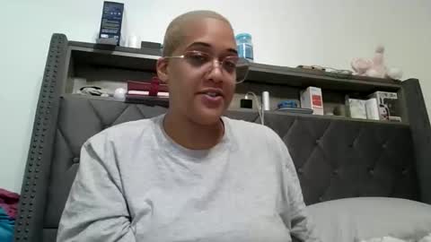 Snapshot of ladycinnabon chatting on April 24, 5:21 am Stephanie online show from April 24, 5:21 am