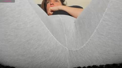  Danna................. online show from December 10, 4:49 pm