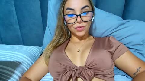 Hello im lady nice to meet you  online show from May 6, 6:35 pm