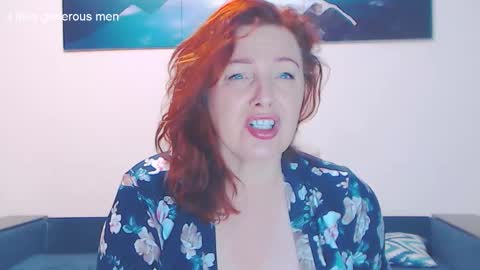Snapshot of ladyelizabeth777 chatting on October 3, 7:49 am Beth online show from October 3, 7:49 am