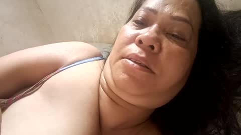 Snapshot of ladyjelyn69 chatting on July 27, 2:51 am ladyjelyn69 online show from July 27, 2:51 am