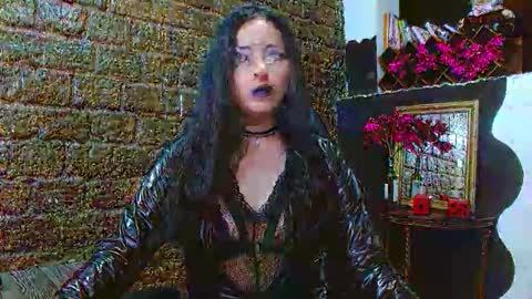 Snapshot of ladylunatikka chatting on May 19, 1:56 am ladylunatikka online show from May 19, 1:56 am