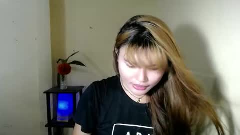 LILY online show from May 6, 2:40 am