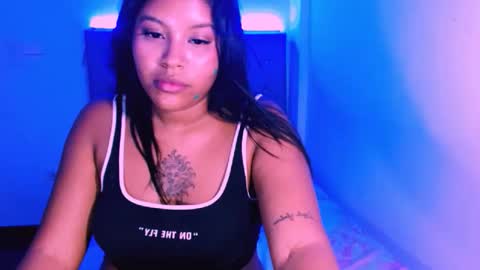 laura online show from April 11, 8:07 am