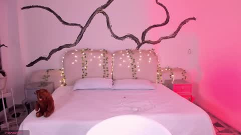 Snapshot of ladysweetts chatting on September 18, 5:20 am Lady online show from September 18, 5:20 am