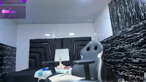 Ladyy Scarlett online show from April 18, 2:48 am