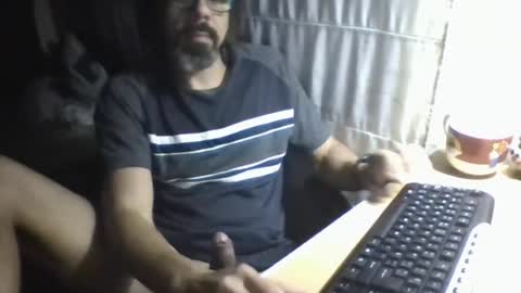 Snapshot of lagenovadura chatting on June 28, 9:48 am La Genova esta Dura beard boy male dick mastubate latinosexy latinohot latino glasses mature strong stronglegs online show from June 28, 9:48 am