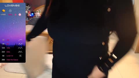 Snapshot of lagerthaa1 chatting on December 10, 2:59 am Arielle online show from December 10, 2:59 am