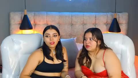 Snapshot of laia_and_aloby chatting on March 12, 10:50 pm online show from March 12, 10:50 pm
