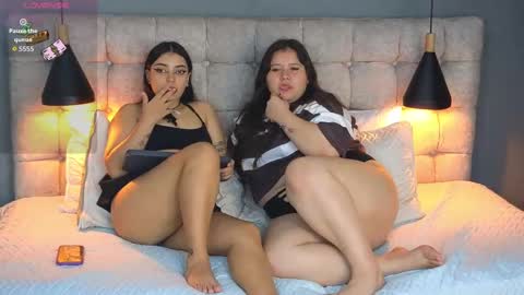 Snapshot of laia_and_aloby chatting on September 27, 11:21 pm online show from September 27, 11:21 pm