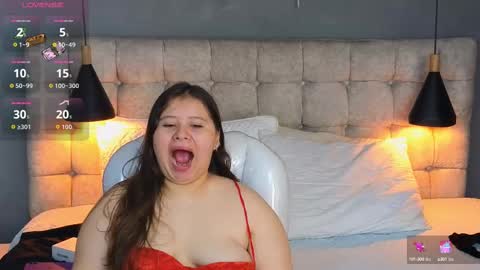 Snapshot of laia_and_aloby chatting on October 2, 10:50 pm online show from October 2, 10:50 pm