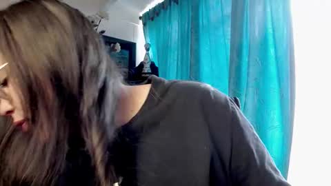 laia_hadid online show from February 21, 2:51 pm