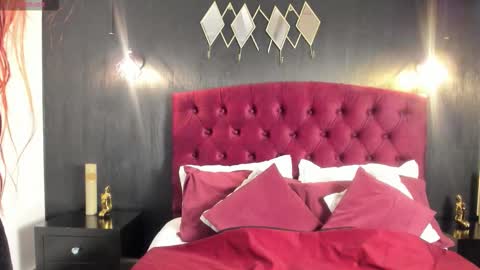 Snapshot of laia_jonees chatting on September 21, 12:40 pm Laia  online show from September 21, 12:40 pm