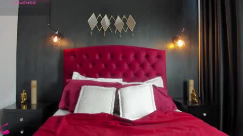 Laia  online show from November 20, 12:05 pm