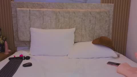 Snapshot of laiamilf chatting on February 26, 11:15 pm laiamilf online show from February 26, 11:15 pm